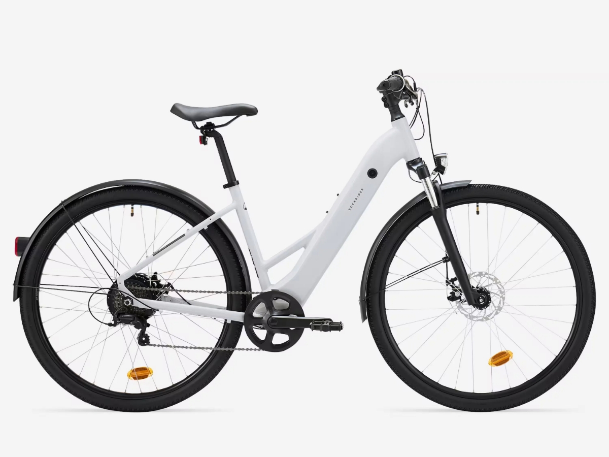 Bici elettrica trekking a pedalata assistita E-ACTV 100 telaio basso